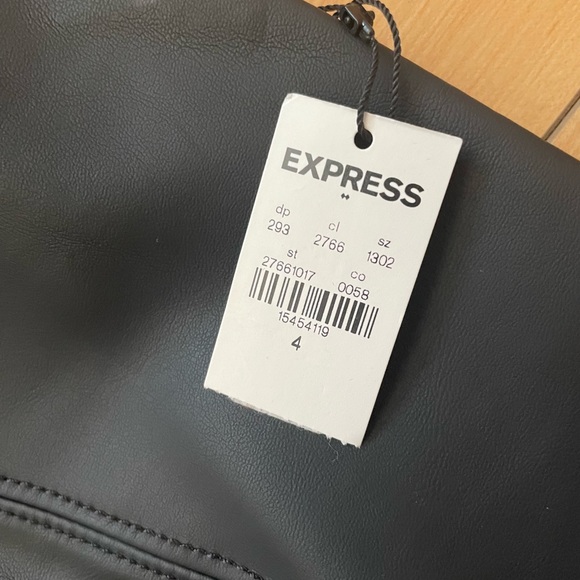 BNWT Express Faux Leather Pencil Skirt, Size S. - Picture 7 of 8
